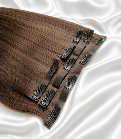 Seamless Clip-In Echthaar-Extensions 60 cm in Paris Brunette — ARIA HAIR