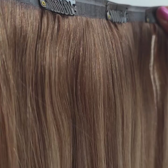 ARIA HAIR Seamless Clip-In – zbliżenie na klipsy i strukturę naturalnych włosów