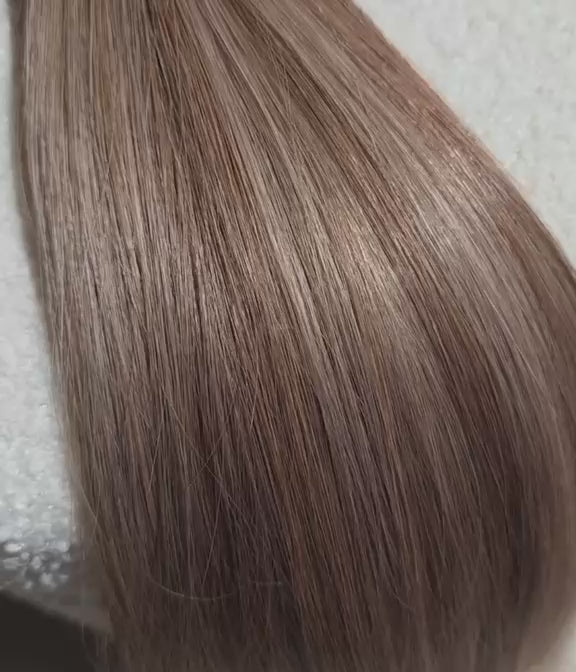 ARIA HAIR Seamless Clip-In Monaco Blend – zbliżenie na gładką strukturę włosów