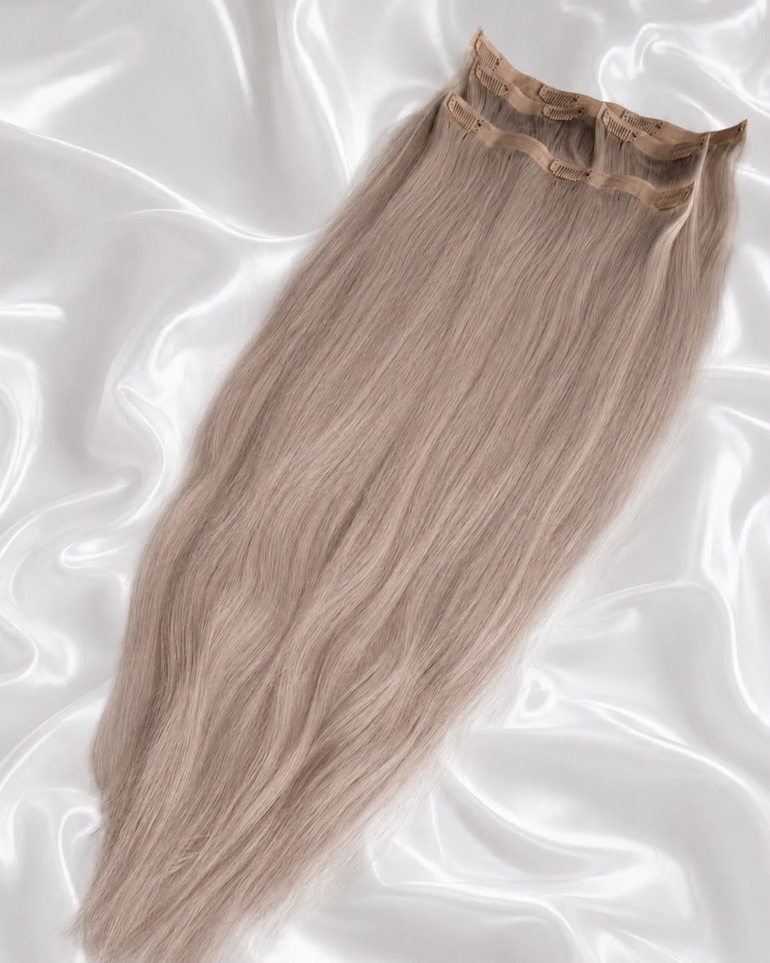 Seamless Clip-In 60 cm Oslo Ice – włosy doczepiane w chłodnym lodowym odcieniu